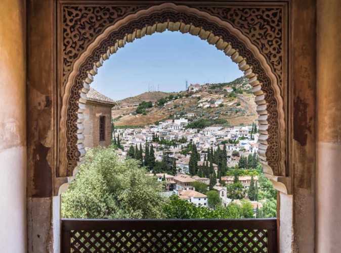 022_Al Andalus - Blick auf Granada von Alhambra - kamira fotolia - Lernidee Reisen - Schoene Aussichten Touristik